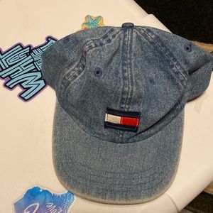 Tommy Hilfiger cap